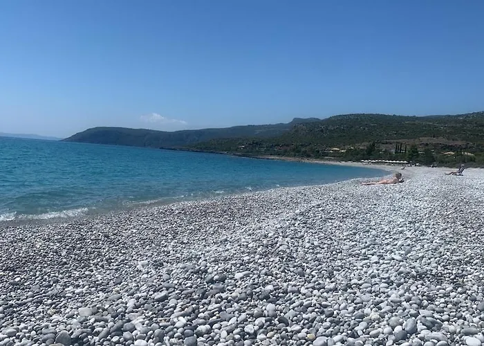 Pituresque Stonehouse With Endless View