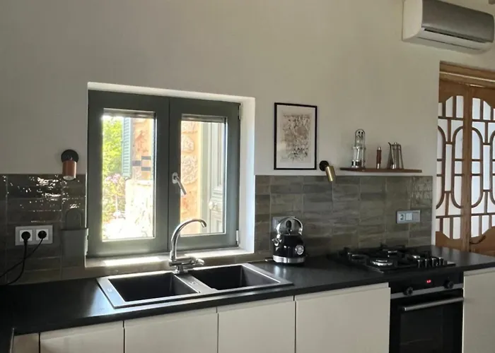 Pituresque Stonehouse With Endless View Appartement