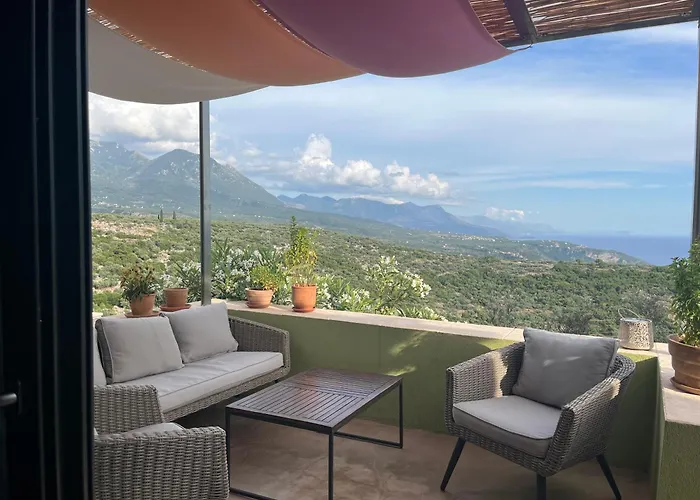 Pituresque Stonehouse With Endless View Appartement